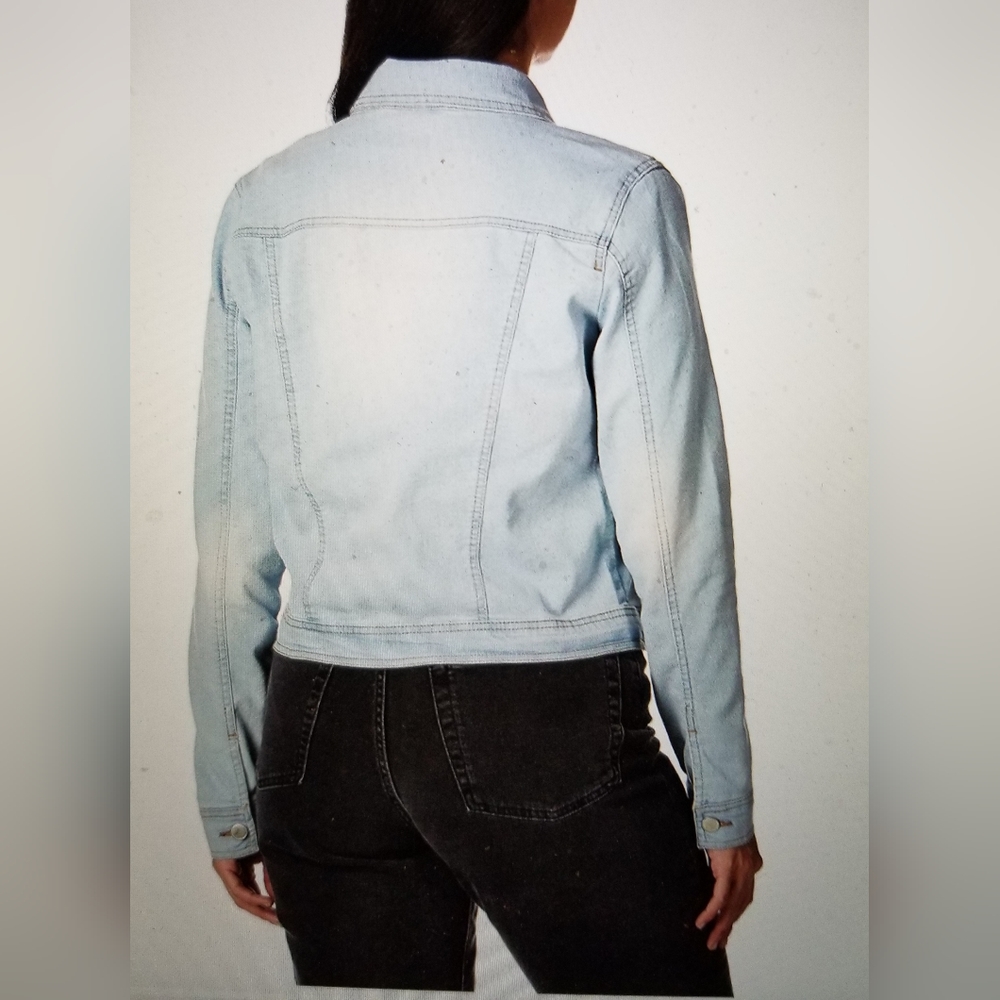 LIKE NEW DOLLHOUSE WOMENS DISTRESSED JEAN JACKET TEHYA LIGHT BLUE JEAN J… - Picture 9 of 16